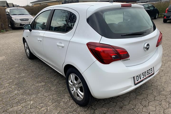Hvid Opel Corsa fra 2016
