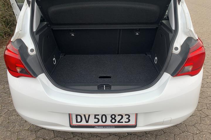 Hvid Opel Corsa fra 2016