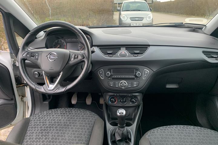 Hvid Opel Corsa fra 2016