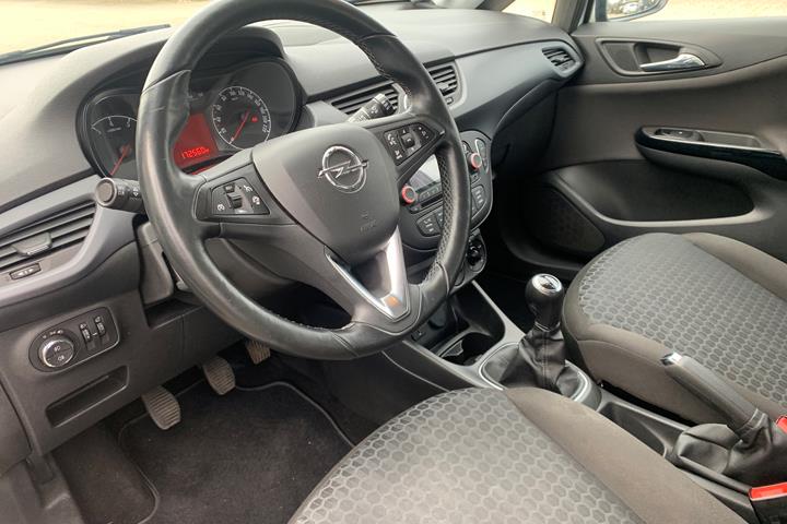 Hvid Opel Corsa fra 2016
