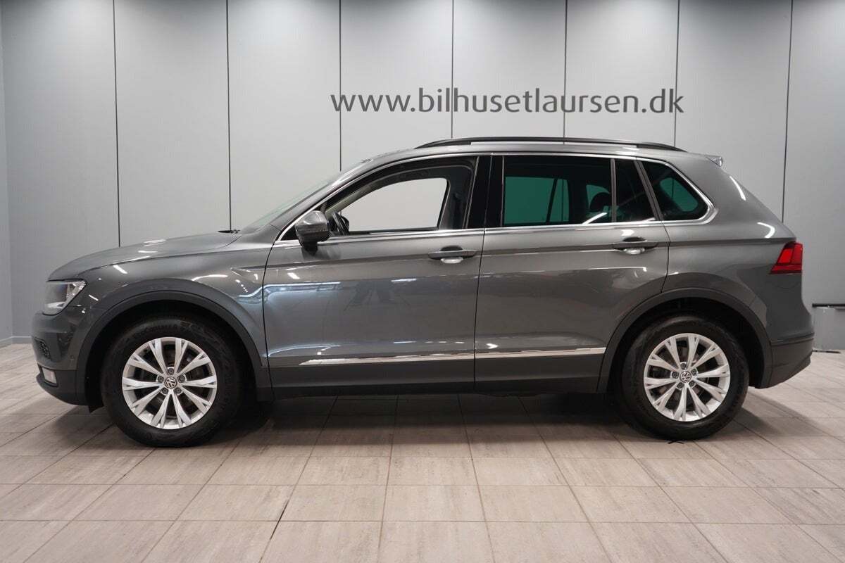 Grå VW Tiguan fra 2020