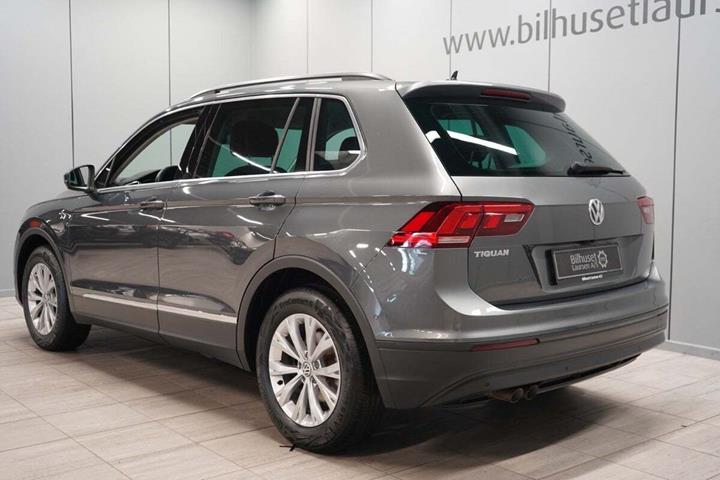 Grå VW Tiguan fra 2020