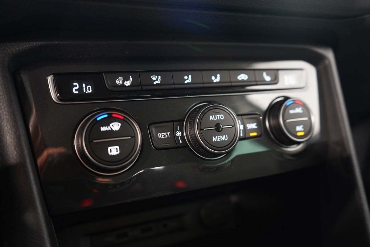 Grå VW Tiguan fra 2020