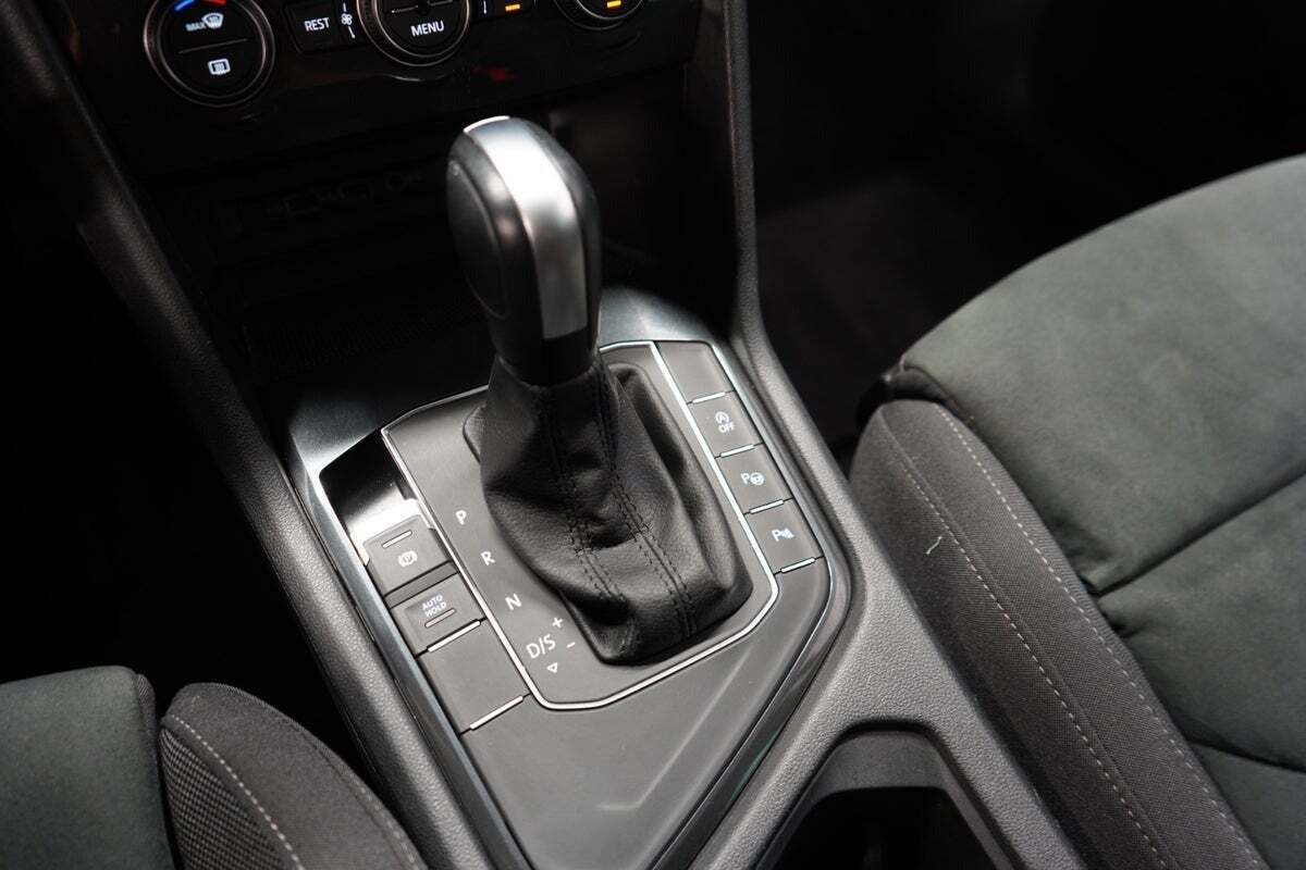 Grå VW Tiguan fra 2020