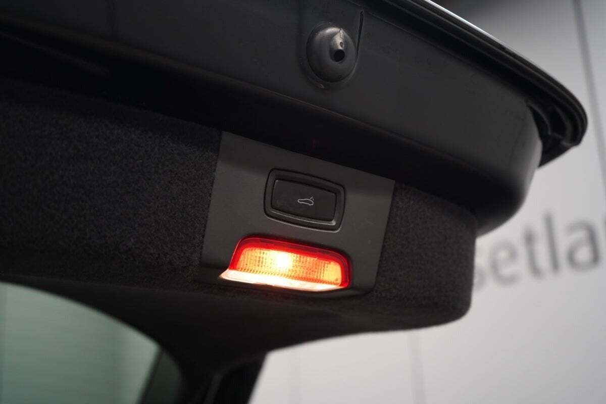 Sort Porsche Cayenne fra 2013