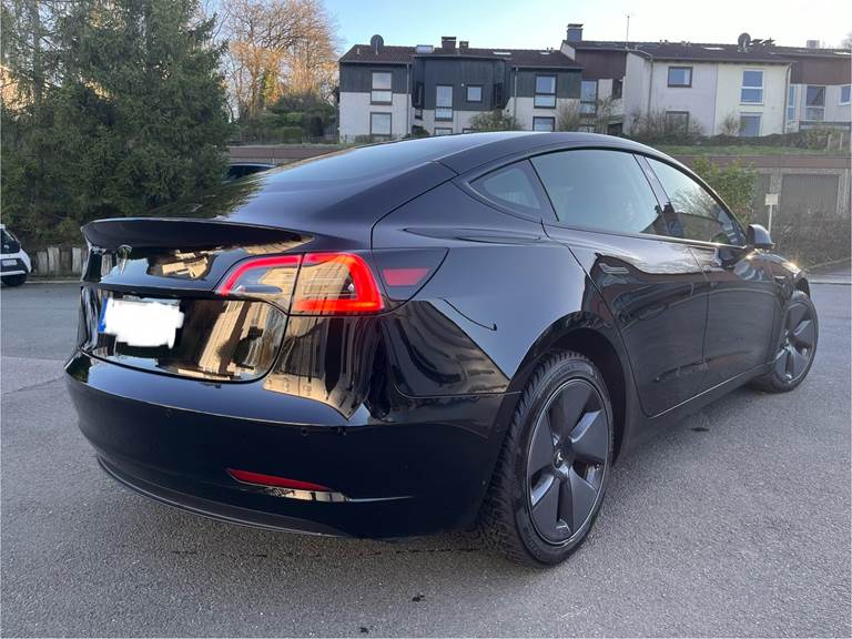 Tesla Model 3 SR PDC Winter and Summertires