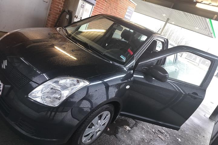 Sort Suzuki Swift fra 2006
