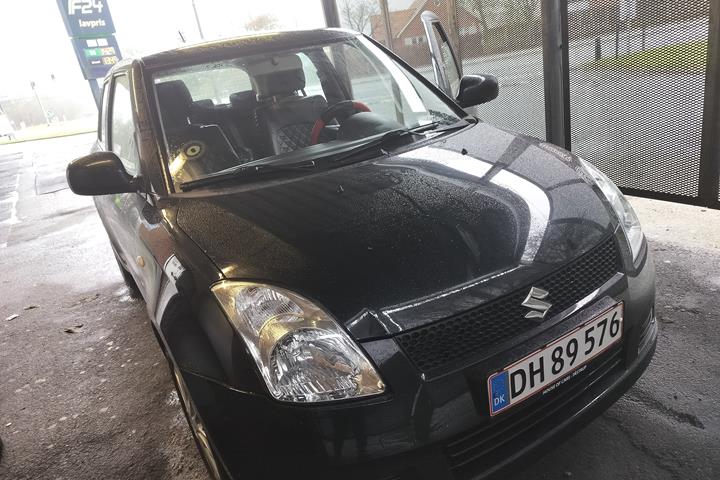 Sort Suzuki Swift fra 2006