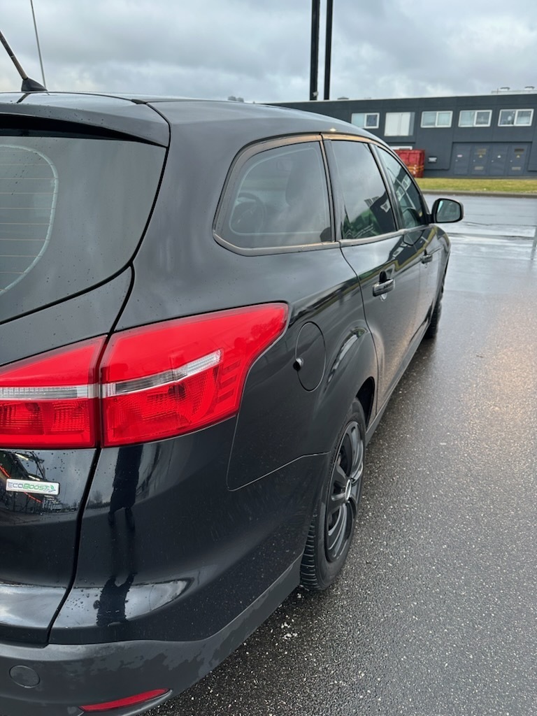 Sort Ford Focus fra 2015