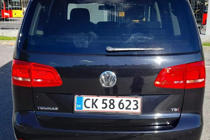 Sort VW Touran fra 2014