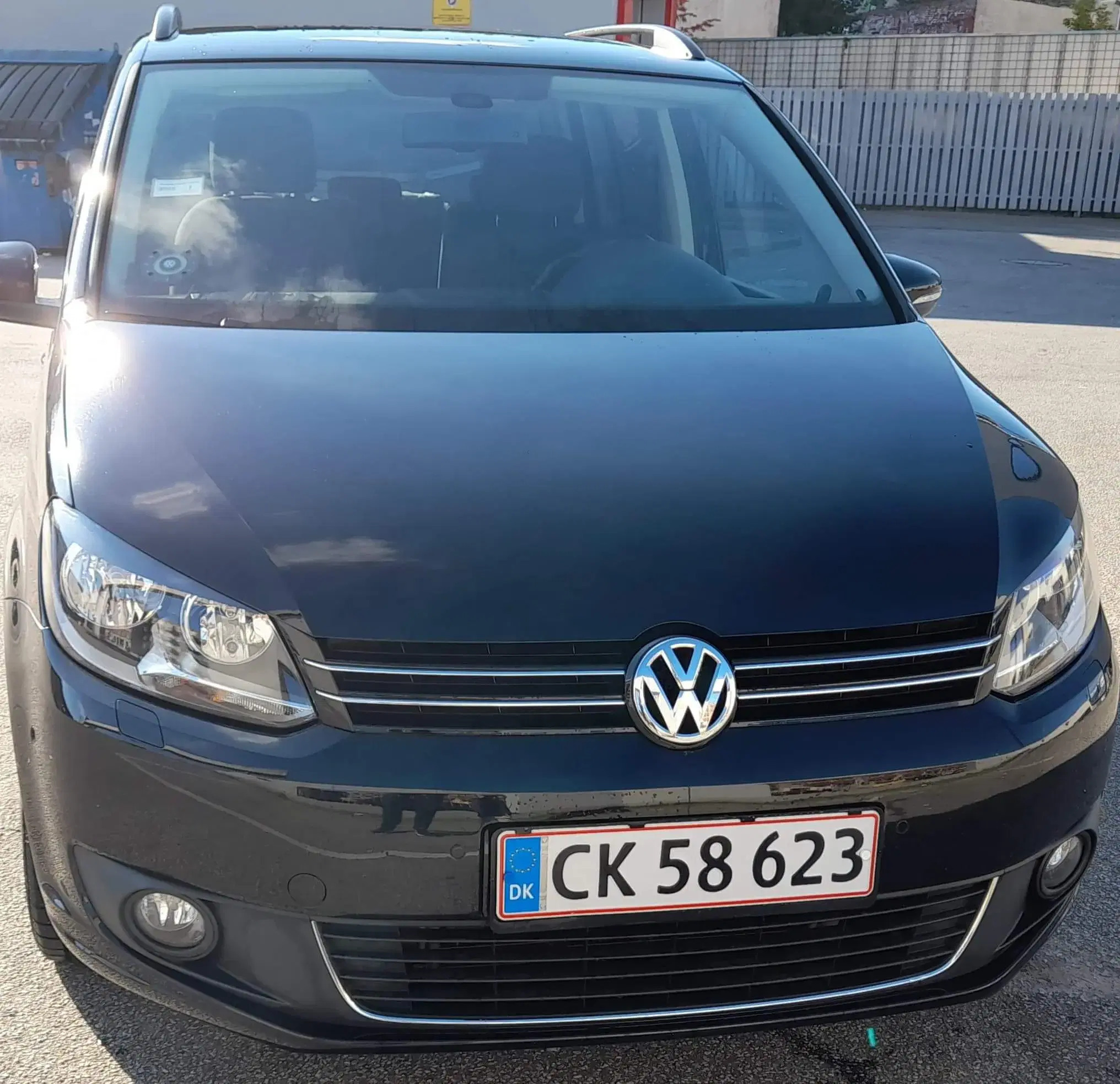 Sort VW Touran fra 2014