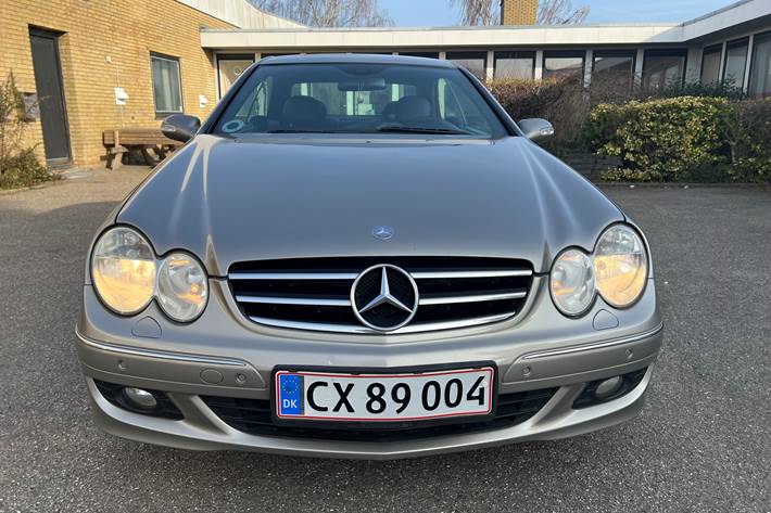 Sølv Mercedes CLK200 fra 2005