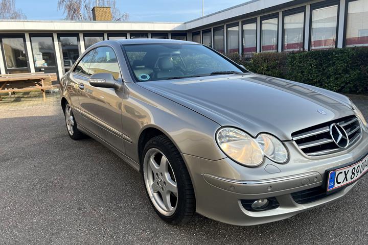 Sølv Mercedes CLK200 fra 2005