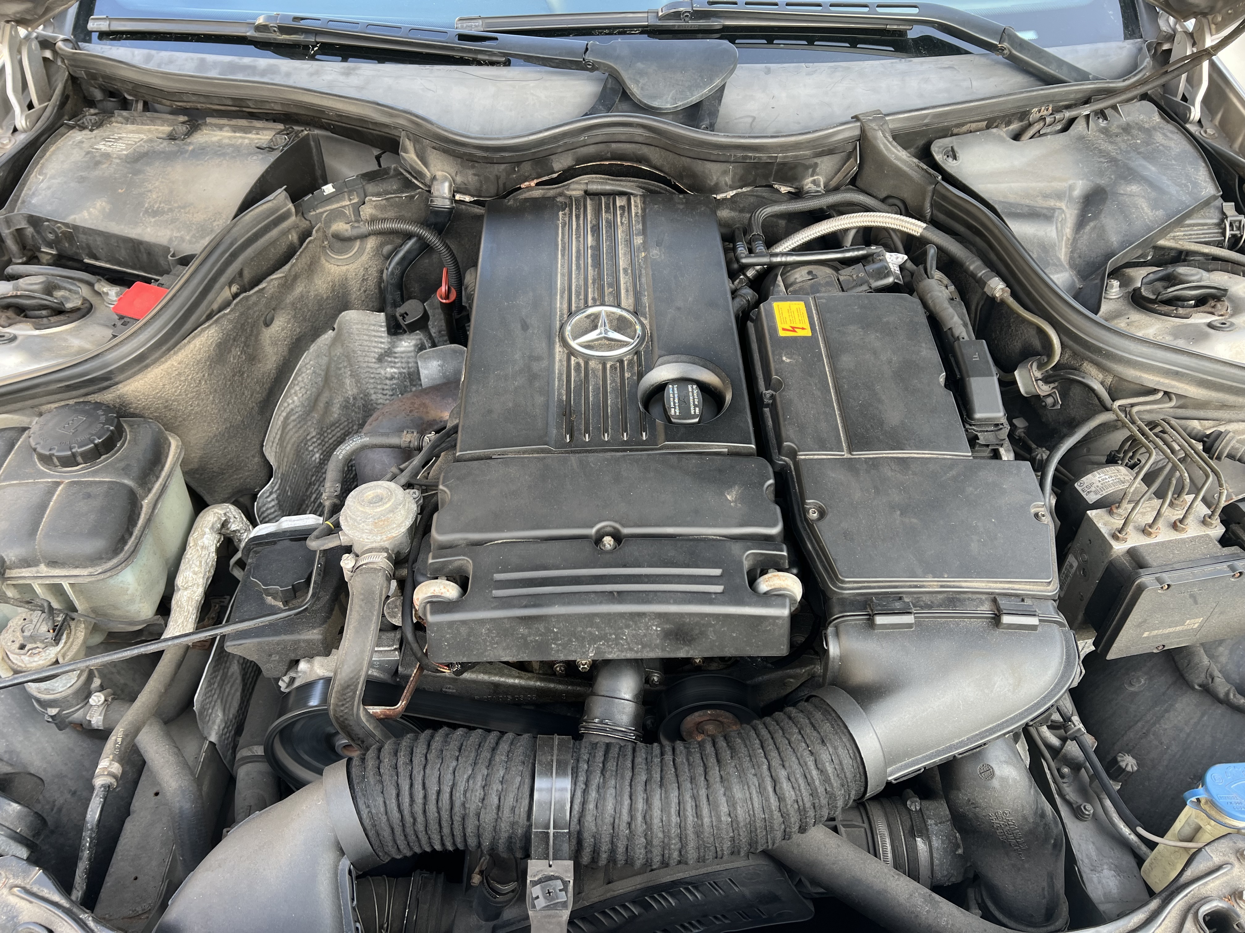 Sølv Mercedes CLK200 fra 2005