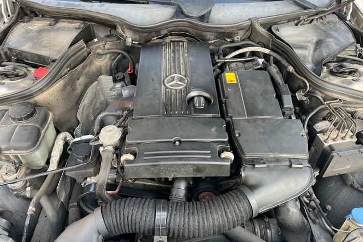 Sølv Mercedes CLK200 fra 2005