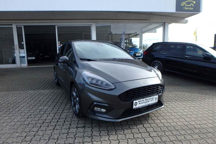 Grå Ford Fiesta fra 2020