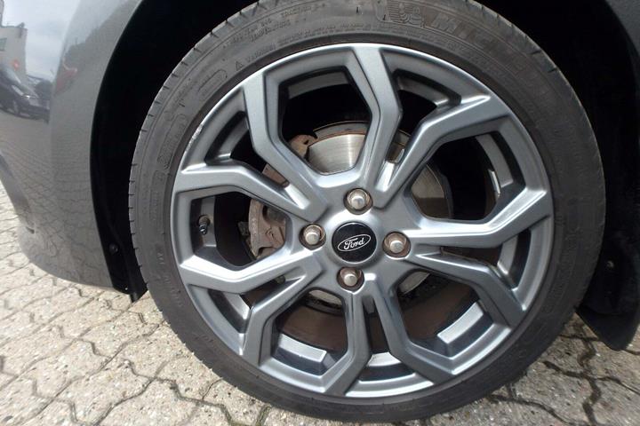 Grå Ford Fiesta fra 2020