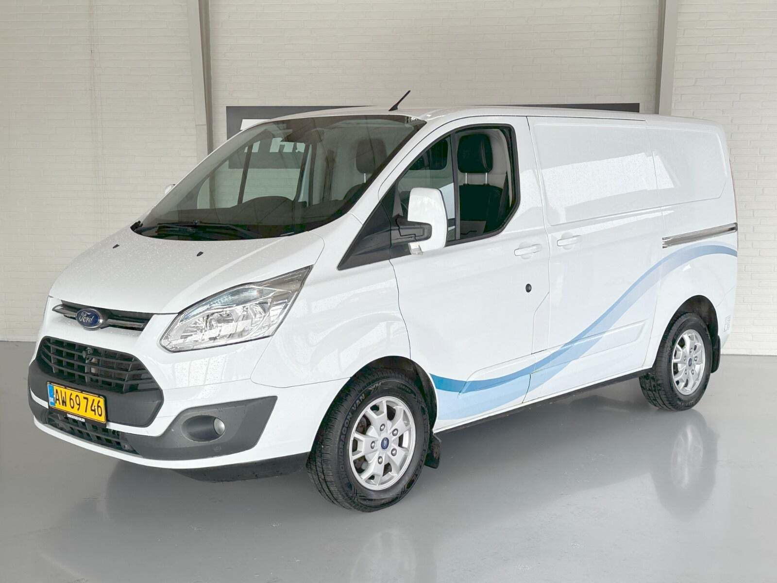 Ford transit 2024 custom 270s