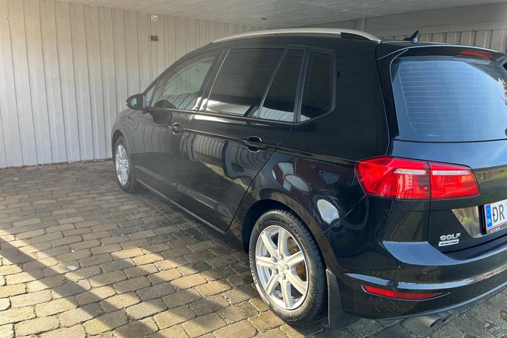 Sort VW Golf Sportsvan fra 2017