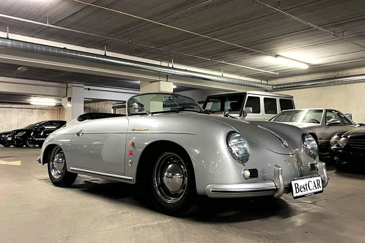 Sølv Porsche 356 fra 1959 set udefra