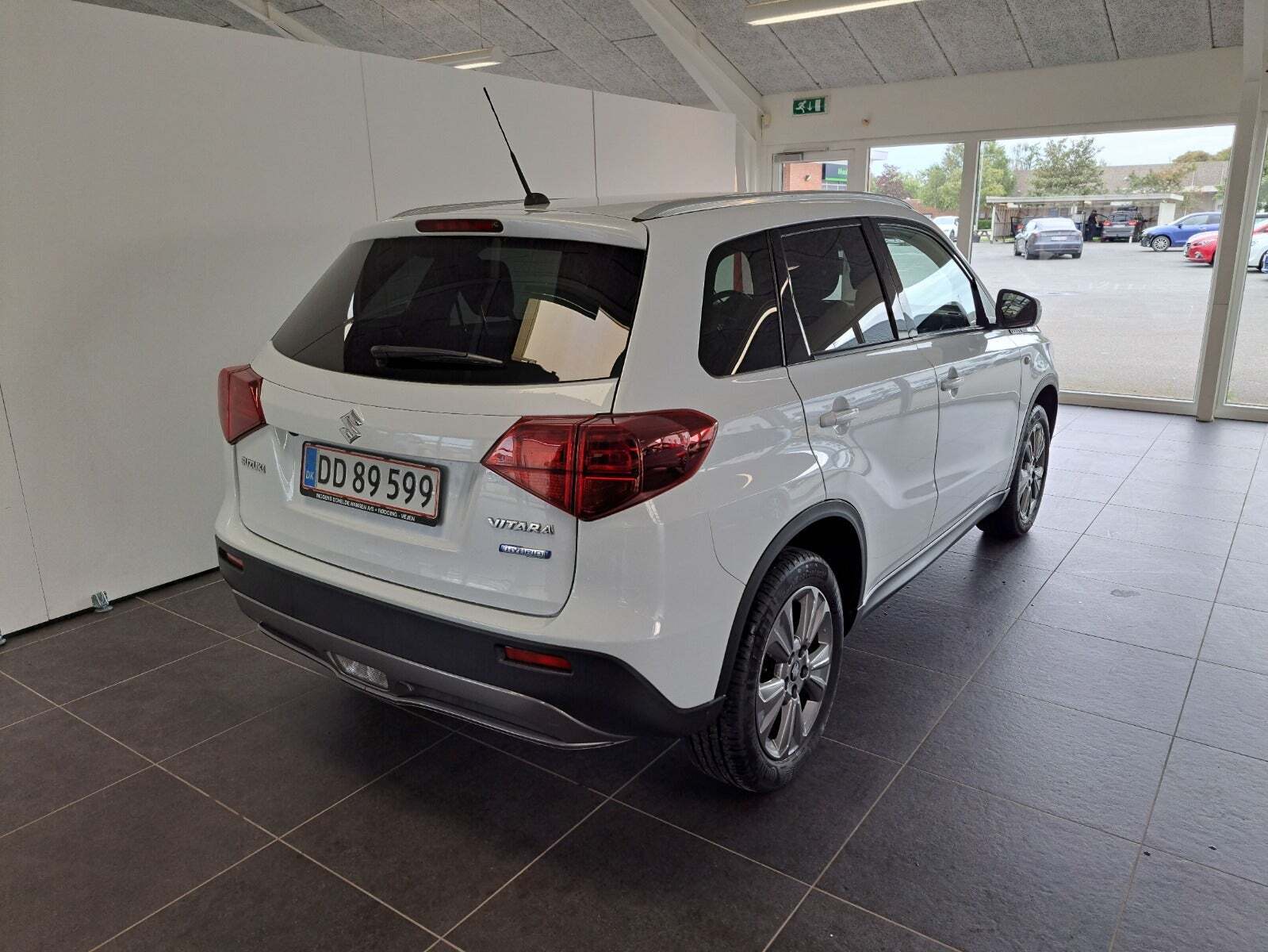 Hvid Suzuki Vitara fra 2020