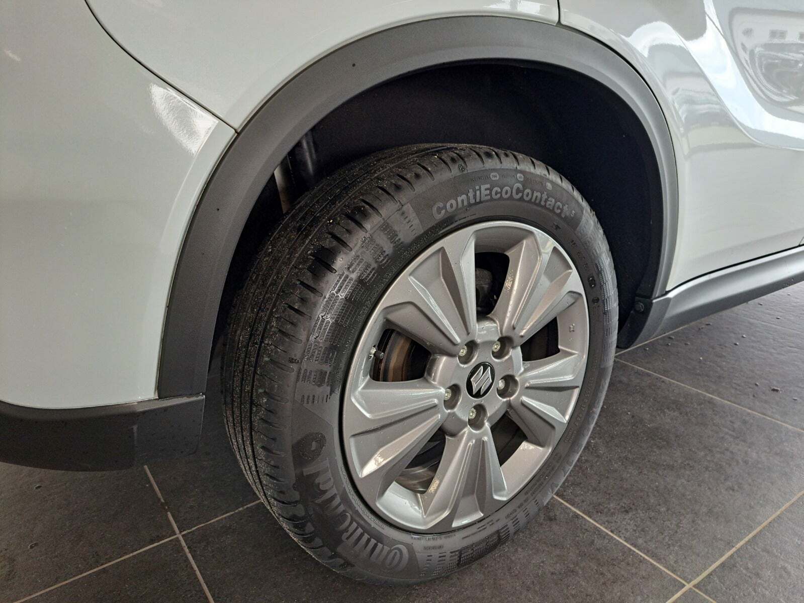 Hvid Suzuki Vitara fra 2020