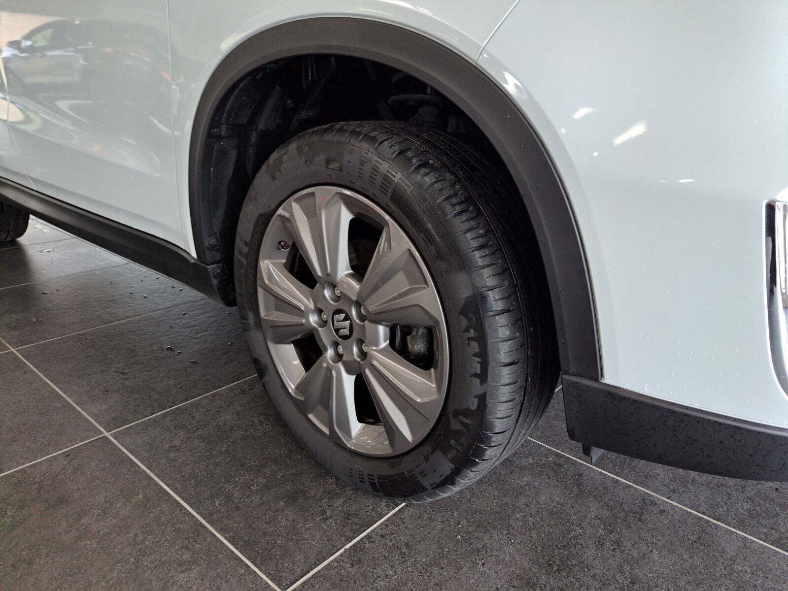 Hvid Suzuki Vitara fra 2020