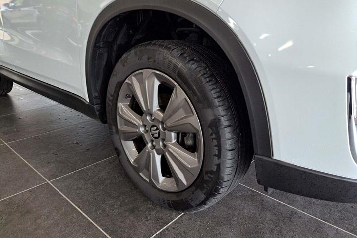 Hvid Suzuki Vitara fra 2020