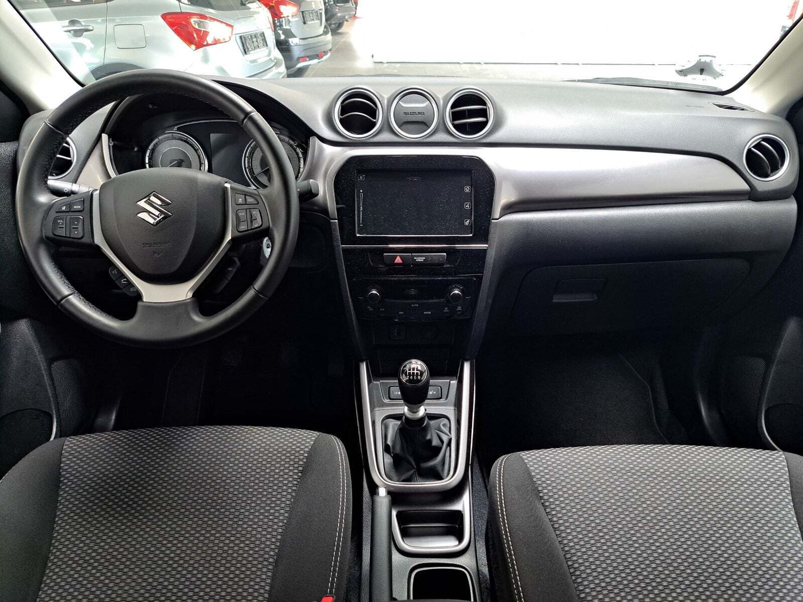 Hvid Suzuki Vitara fra 2020