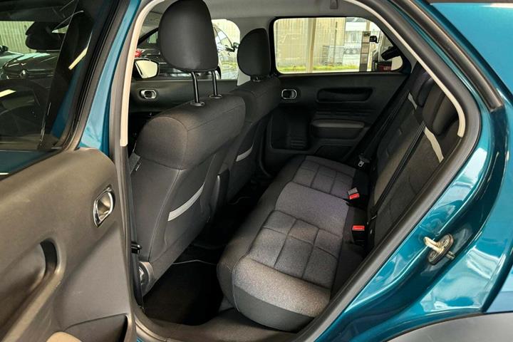 Turquoise Citroën C4 Cactus fra 2018