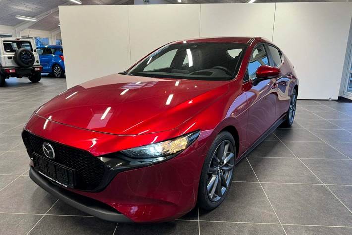 Rød Mazda 3 fra 2019