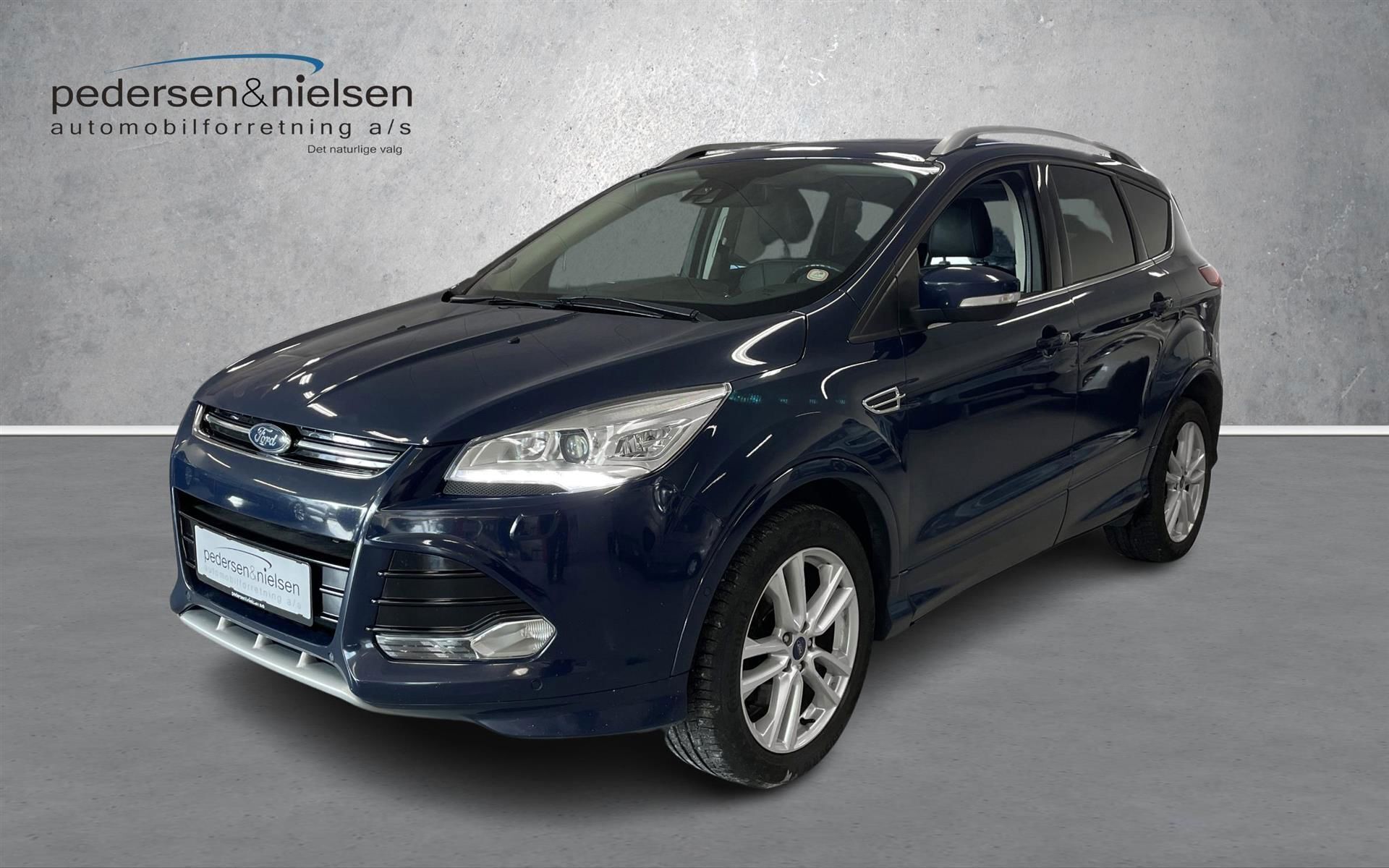 Sort Ford Kuga fra 2018