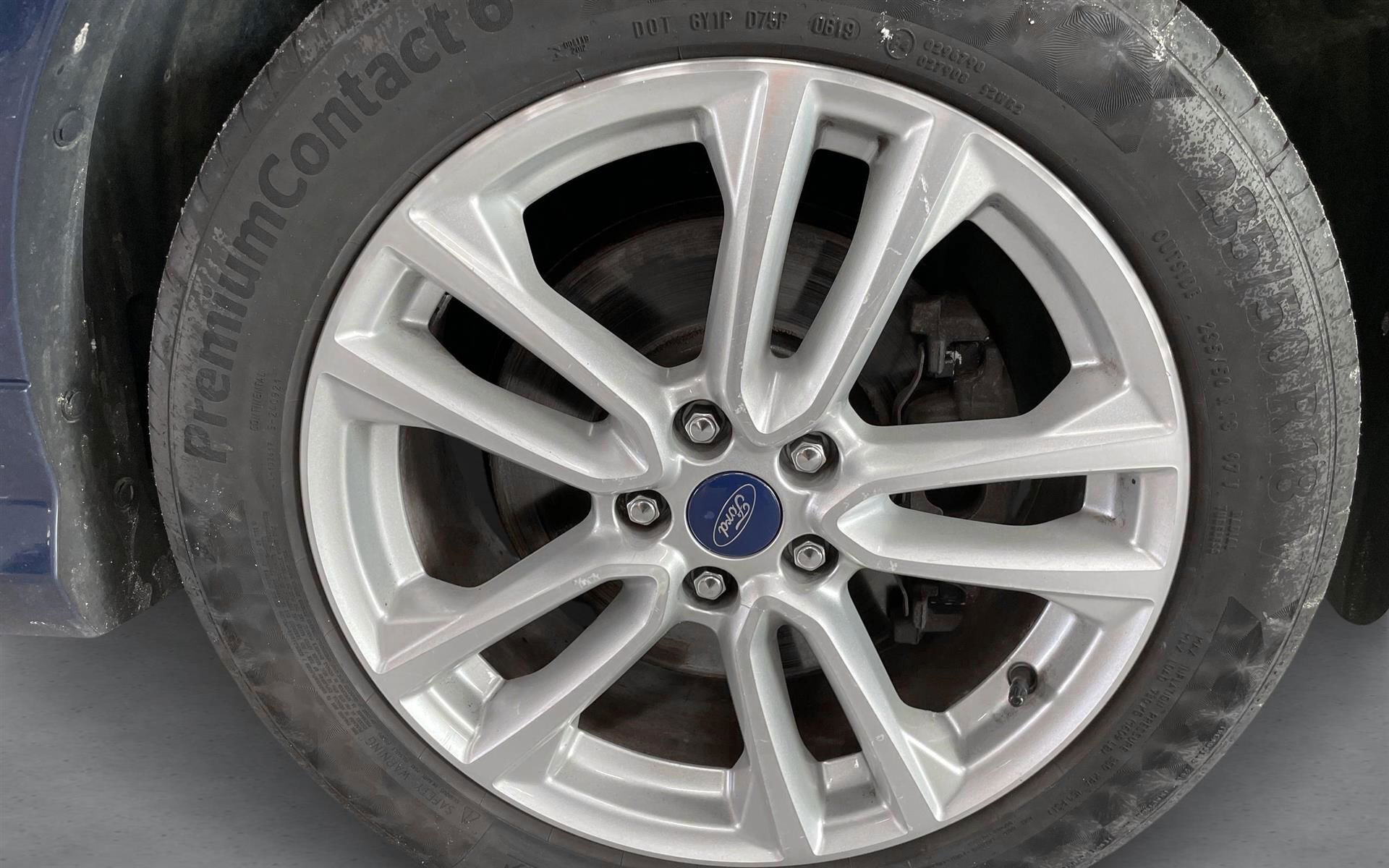 Sort Ford Kuga fra 2018