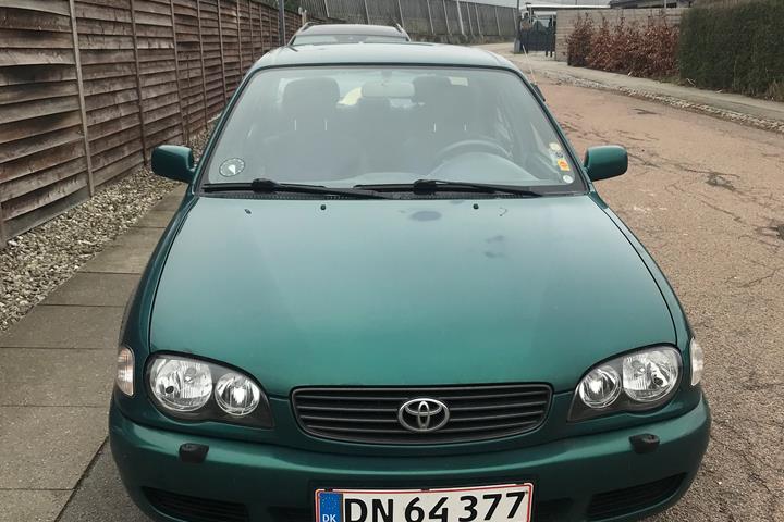 Grøn Toyota Corolla fra 2022