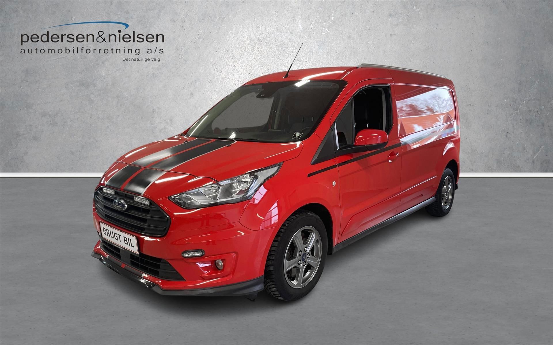 Rød Ford Transit Connect fra 2020