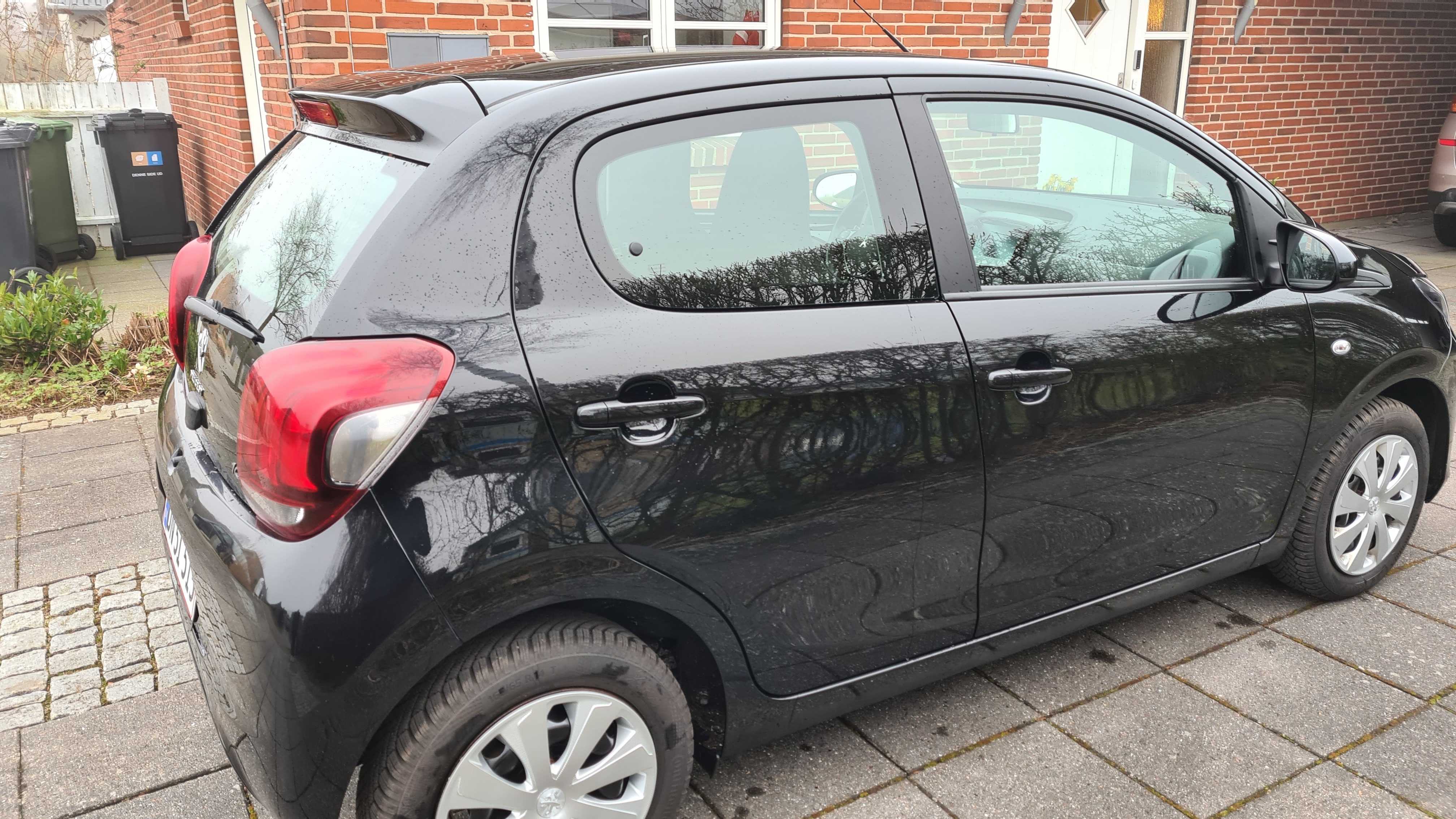Sort Peugeot 108 fra 2021