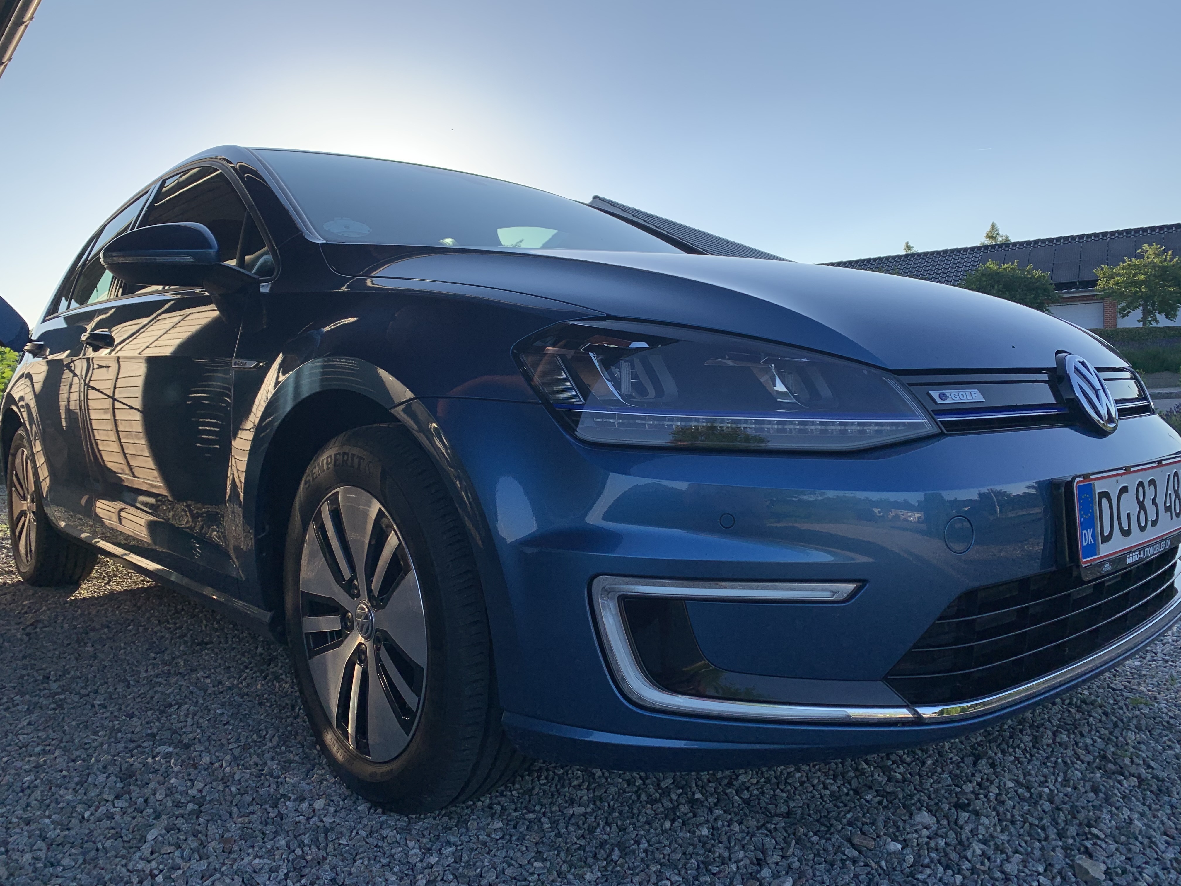 Blå VW e-Golf VII fra 2017