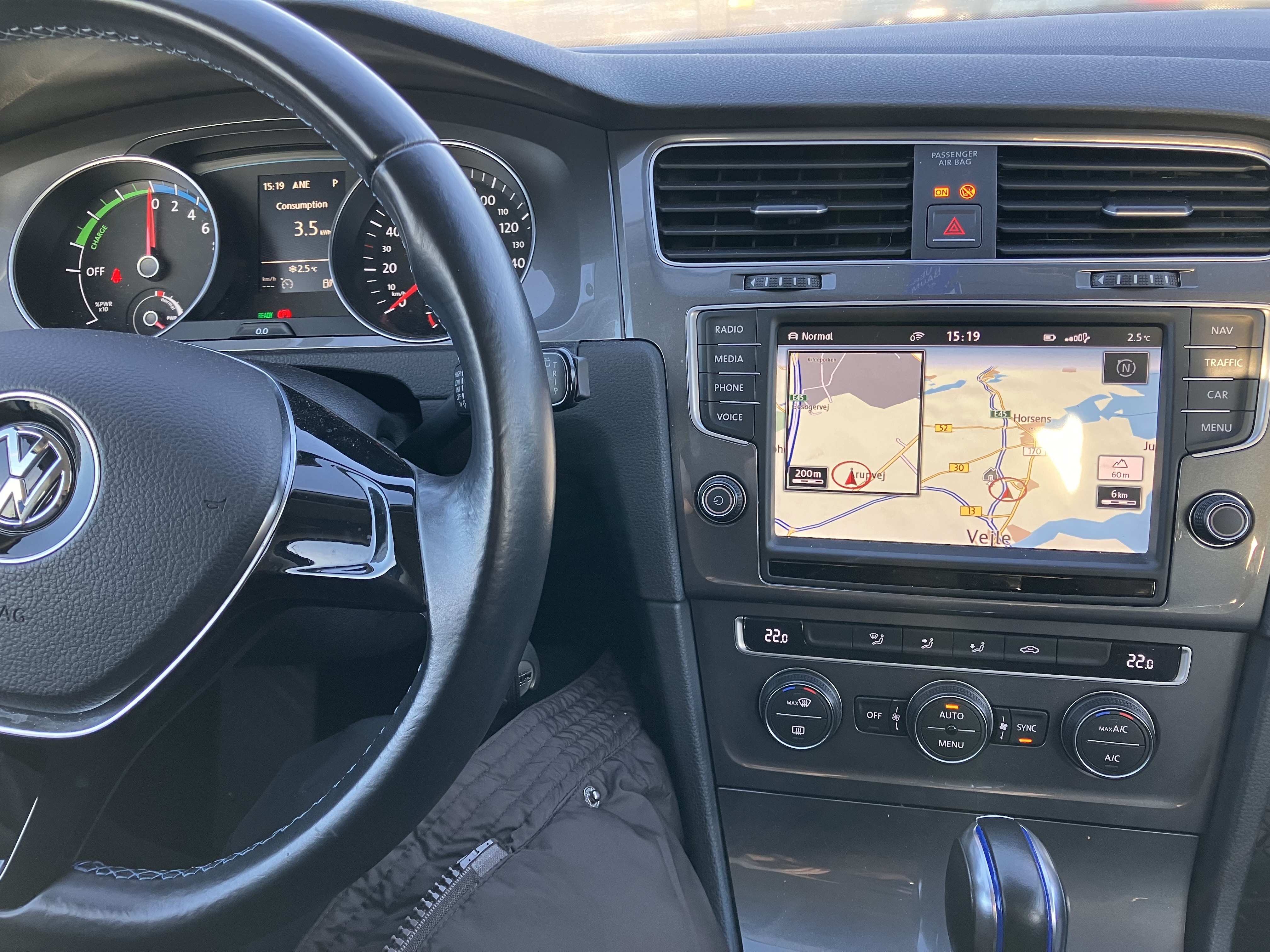 Blå VW e-Golf VII fra 2017