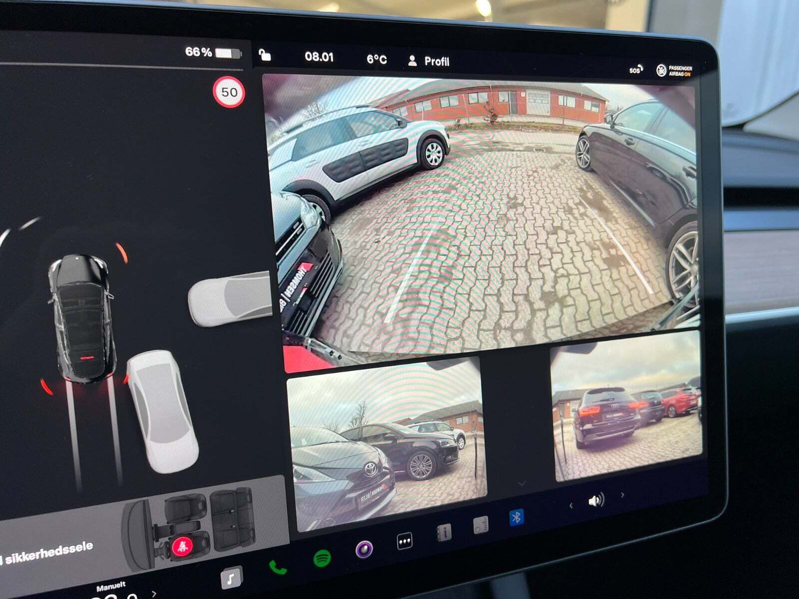 Sort Tesla Model Y fra 2022