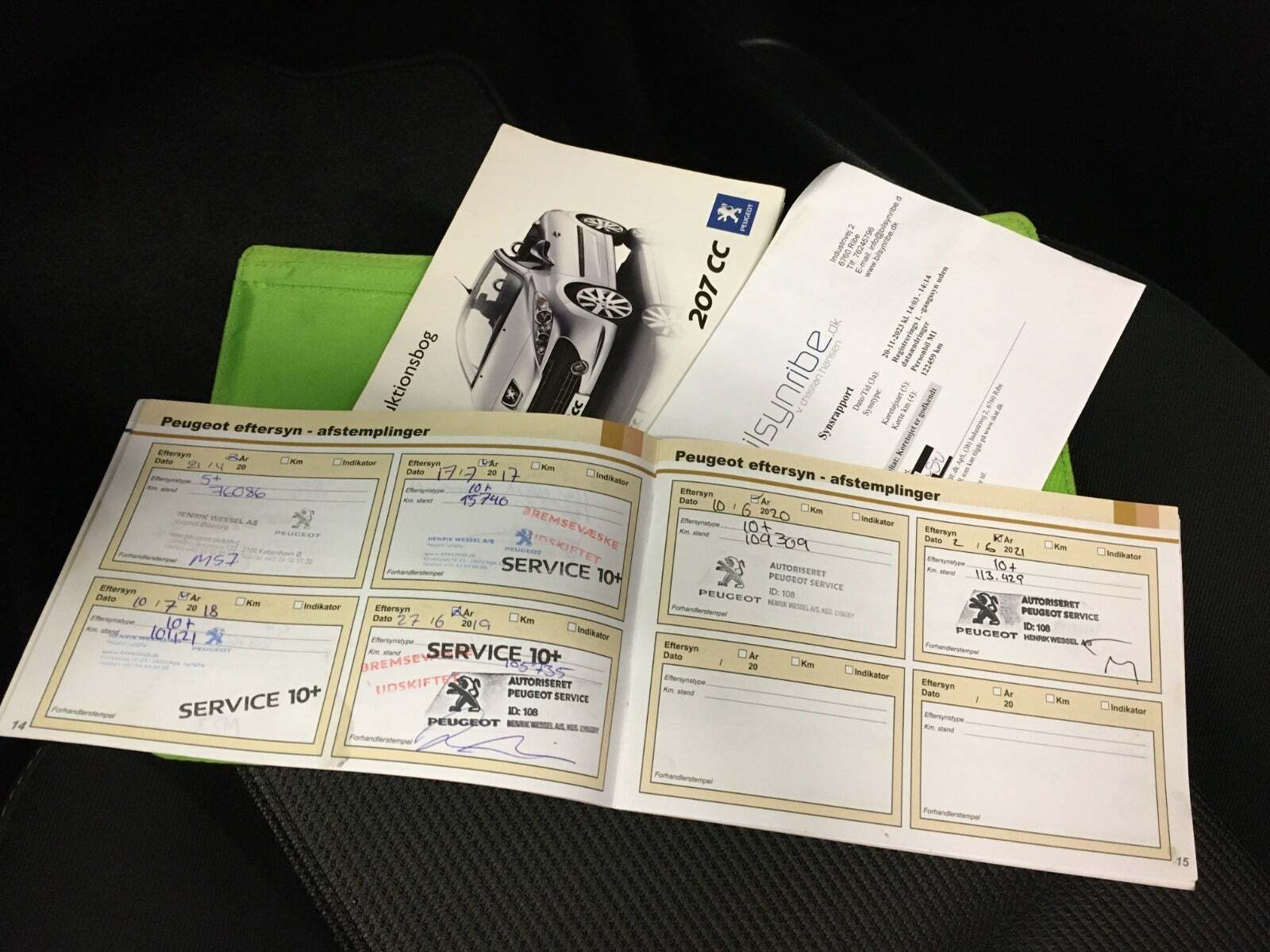 Sort Peugeot 207 fra 2007