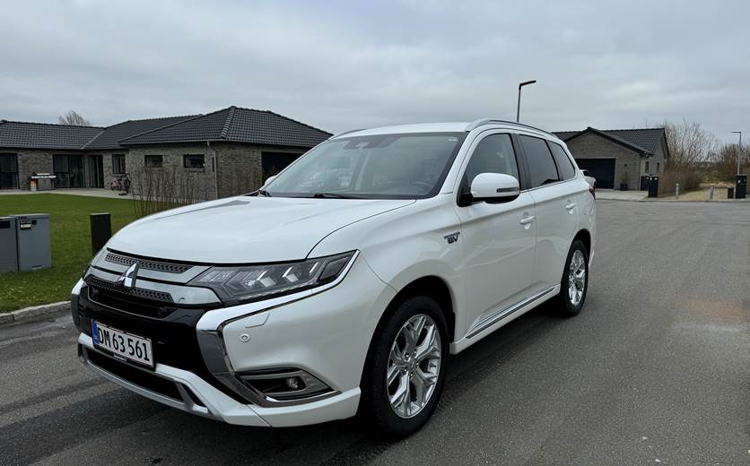 Mitsubishi Outlander 2,4 PHEV 4WD