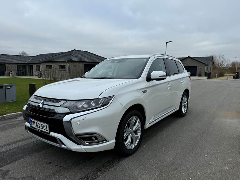 Mitsubishi Outlander 2,4 PHEV 4WD