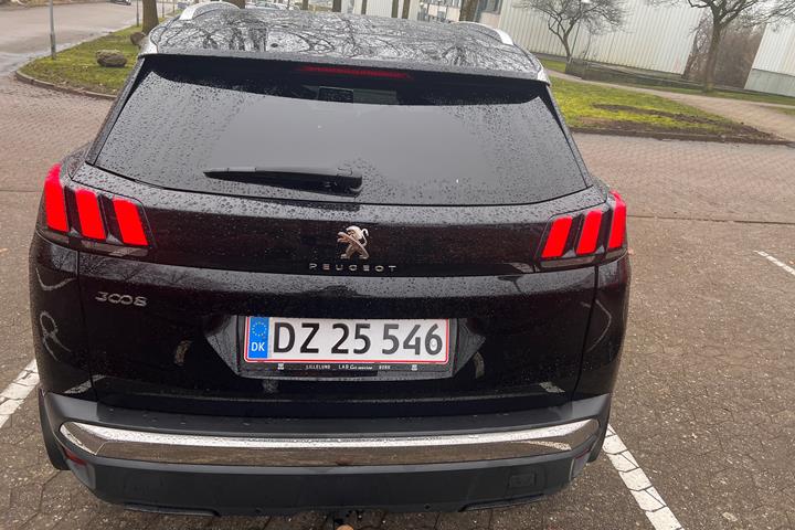 Sort Peugeot 3008 fra 2016