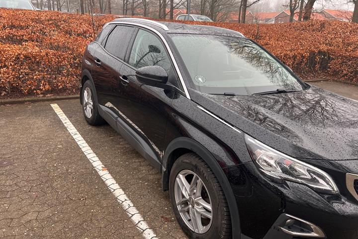 Sort Peugeot 3008 fra 2016