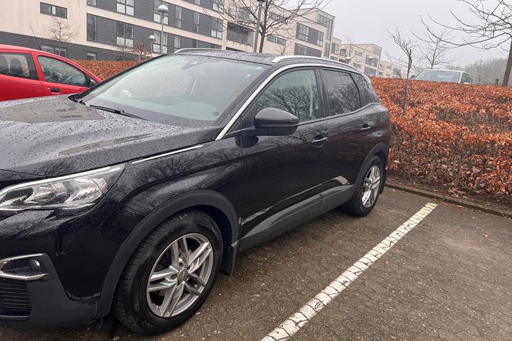 Sort Peugeot 3008 fra 2016