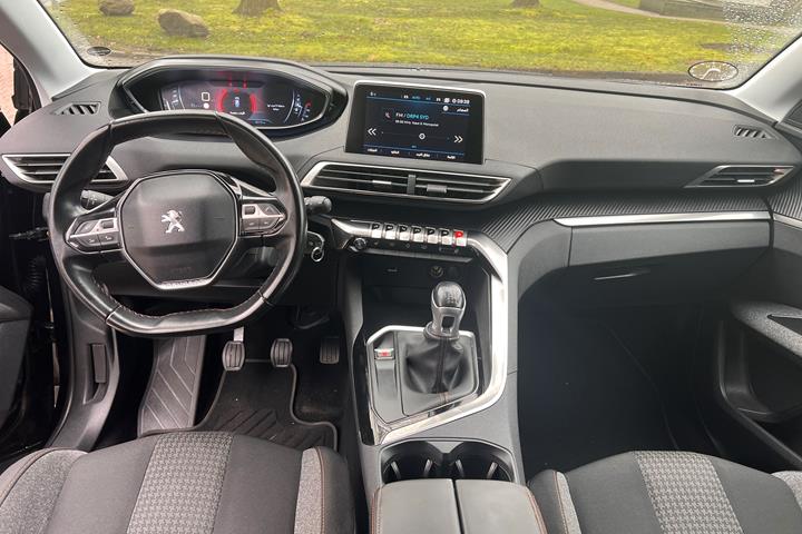 Sort Peugeot 3008 fra 2016