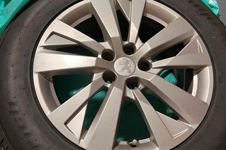 Sort Peugeot 3008 fra 2016