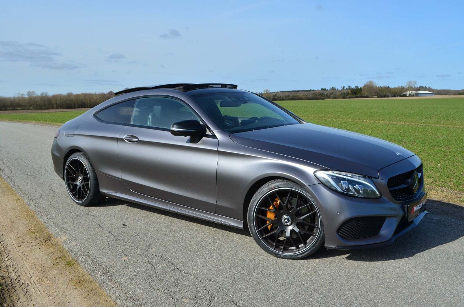 Grå Mercedes C400 fra 2016