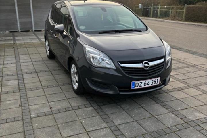 Grå Opel Meriva fra 2016