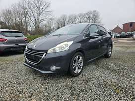 Peugeot 208 1,2 VTi Allure Sky